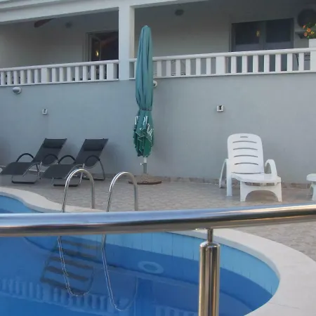 Villa Mandina Sevid Exterior photo